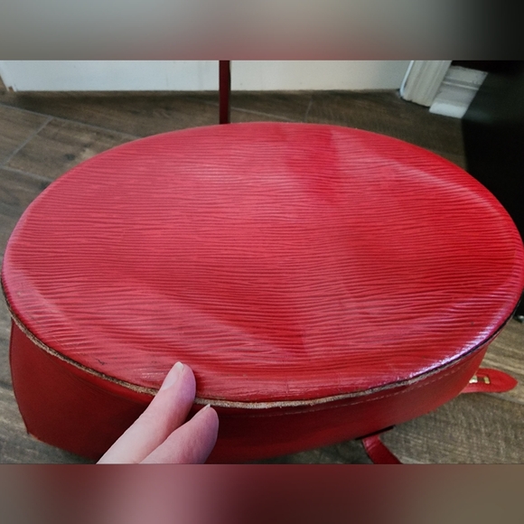 Louis Vuitton Red EPI St Jacques GM - Picture 8 of 16